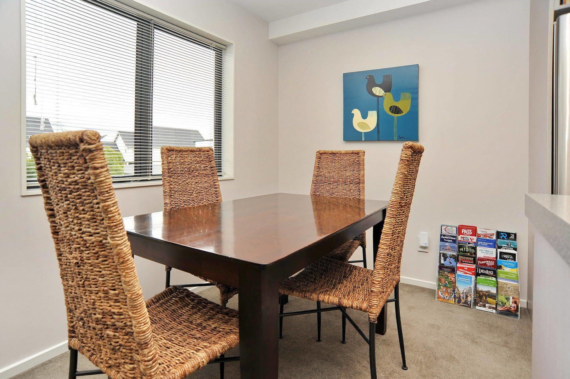 Carlton Villa 2 - Christchurch Holiday Homes Экстерьер фото