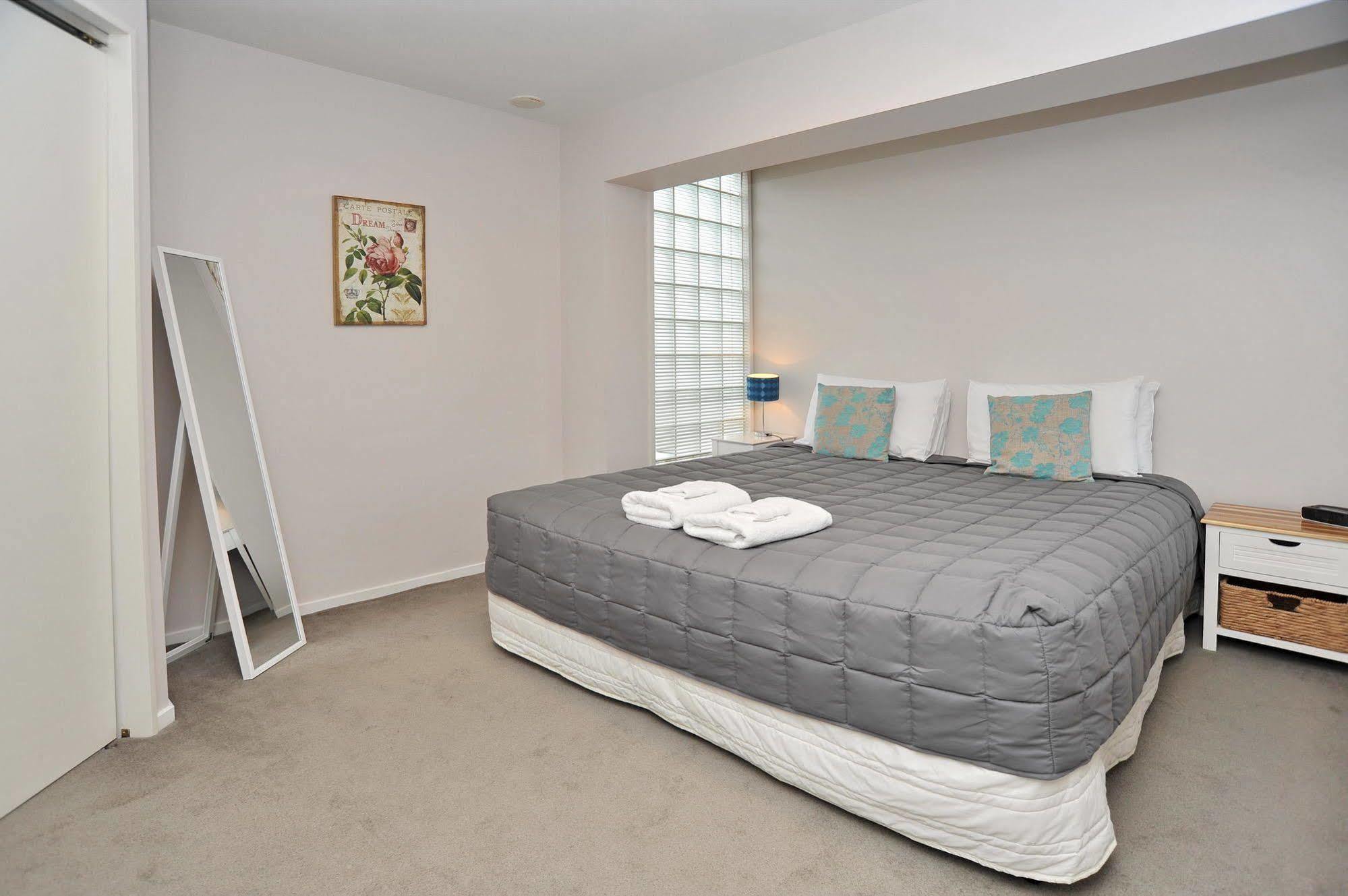 Carlton Villa 2 - Christchurch Holiday Homes Экстерьер фото
