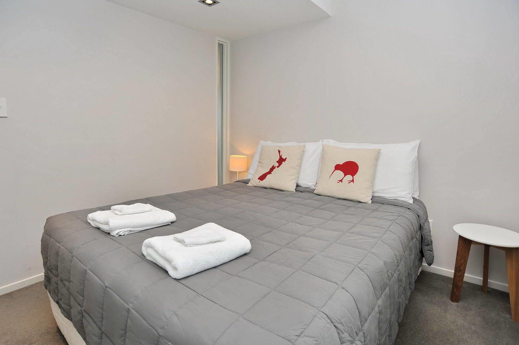 Carlton Villa 2 - Christchurch Holiday Homes Экстерьер фото