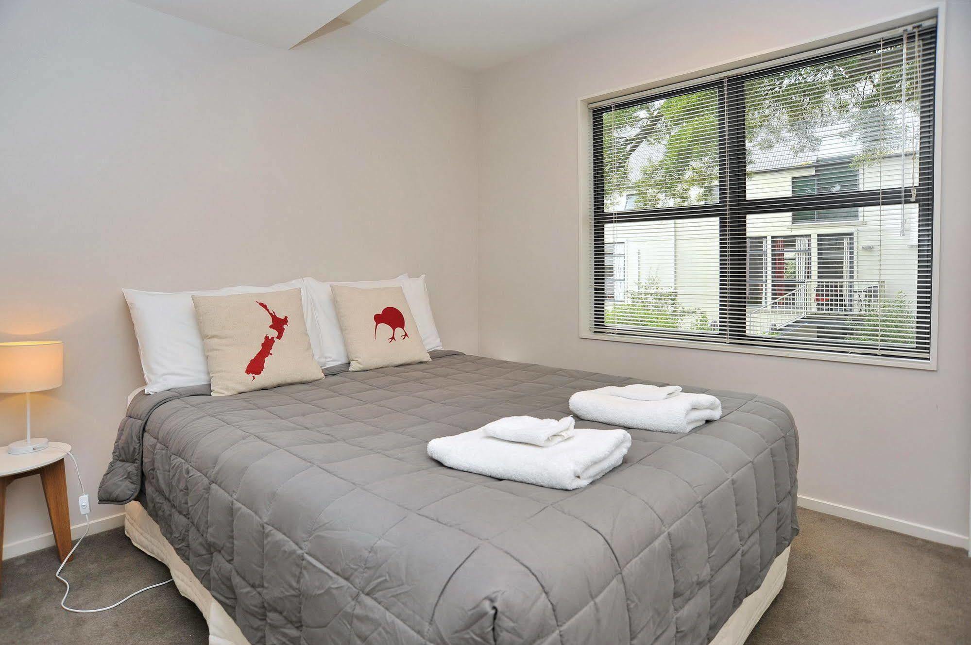 Carlton Villa 2 - Christchurch Holiday Homes Экстерьер фото
